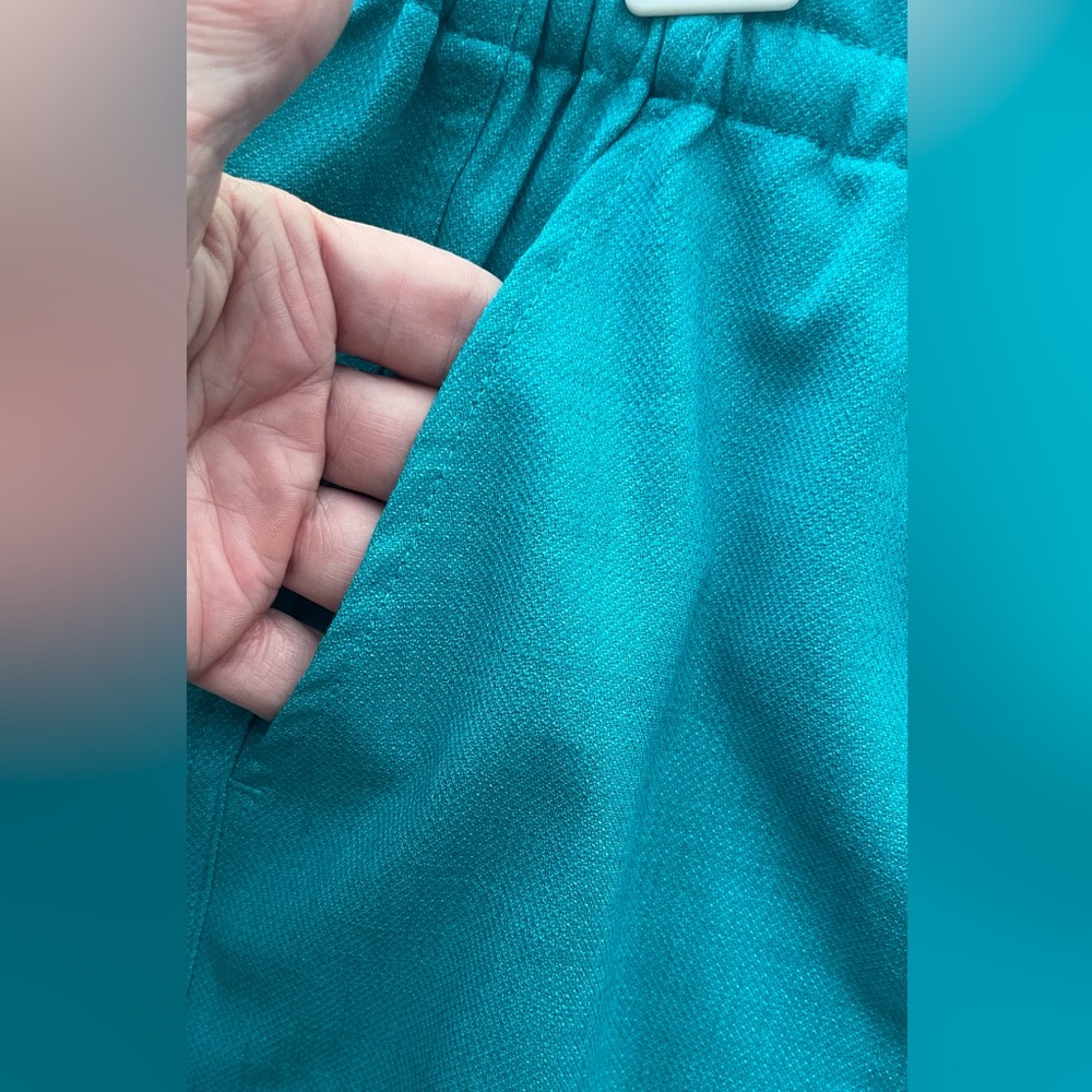 Liverpool Women's Teal Shorts- “Lake Blue” Comfy dressy/casual Shorts, size Med - Picture 3 of 16